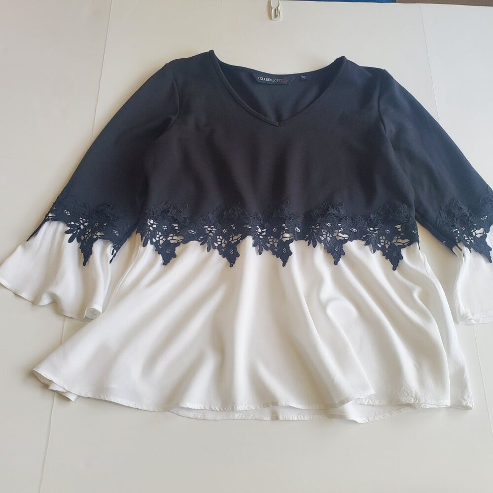 Colleen Lopez, Size L, Black nylon/spandex lace top with white rayon underlay